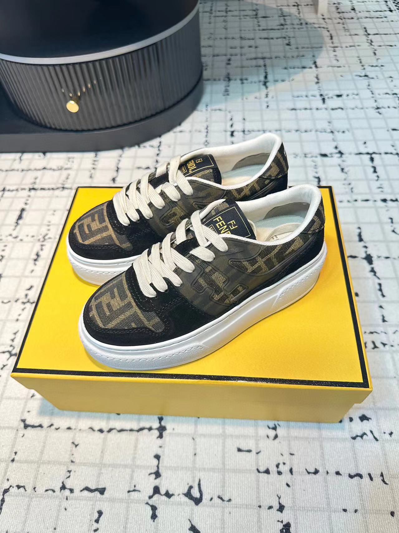 FEND1 高品質カジュアルシューズ【50％割引+送料無料】