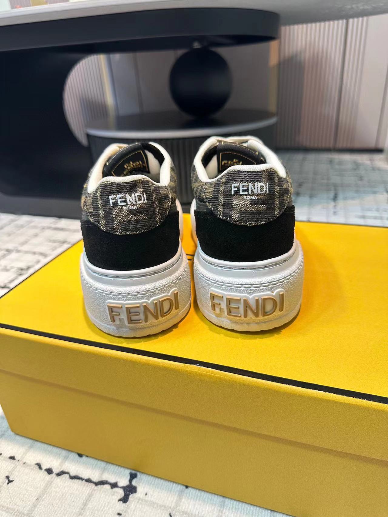 FEND1 高品質カジュアルシューズ【50％割引+送料無料】