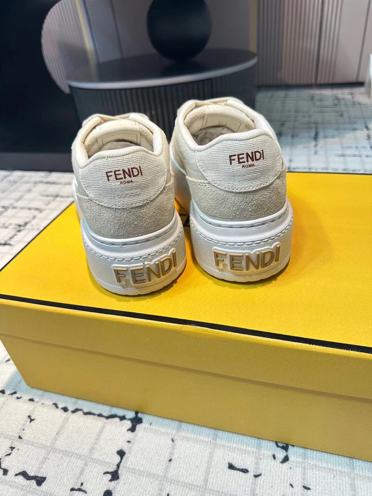 FEND1 高品質カジュアルシューズ【50％割引+送料無料】