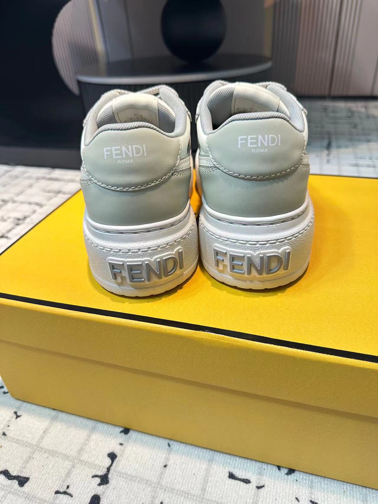 FEND1 高品質カジュアルシューズ【50％割引+送料無料】