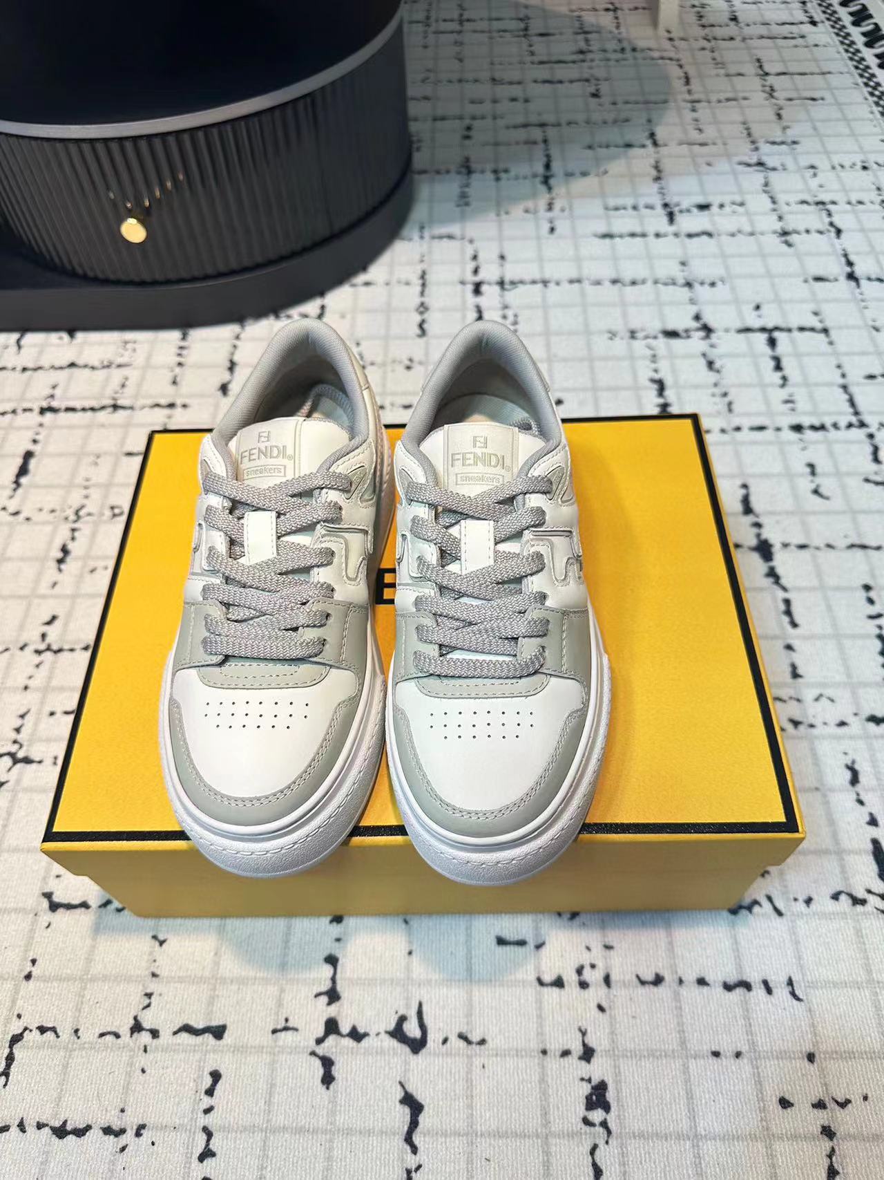 FEND1 高品質カジュアルシューズ【50％割引+送料無料】