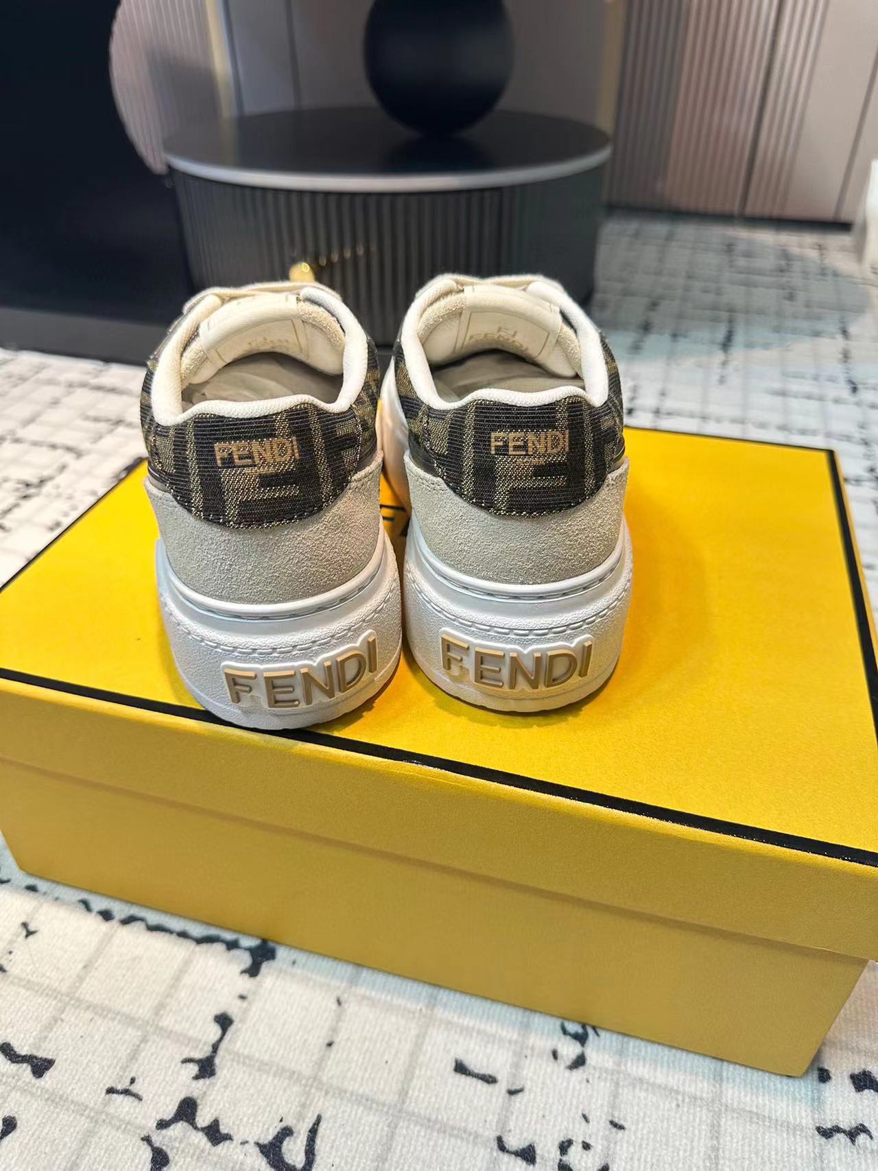 FEND1 高品質カジュアルシューズ【50％割引+送料無料】