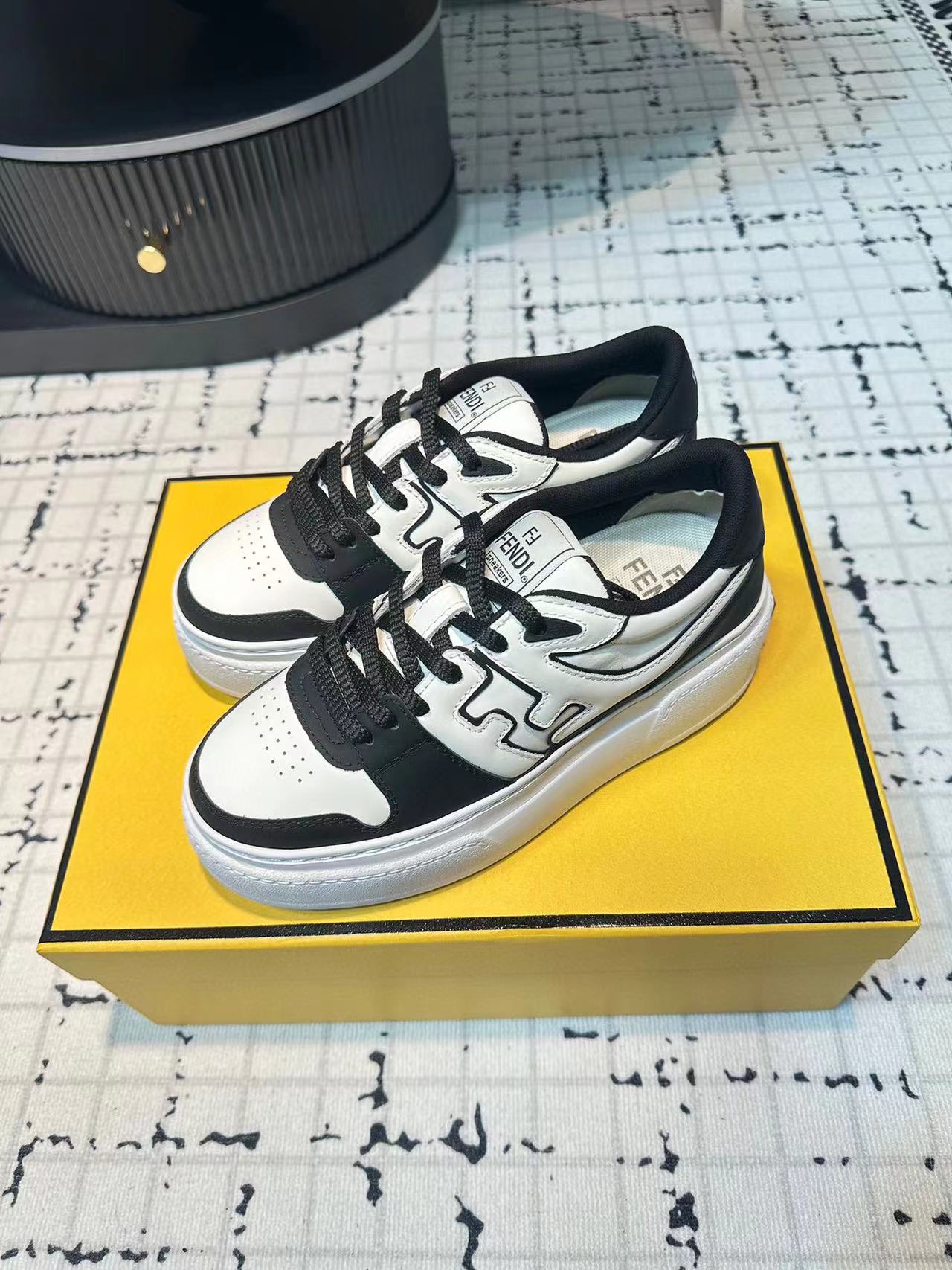 FEND1 高品質カジュアルシューズ【50％割引+送料無料】