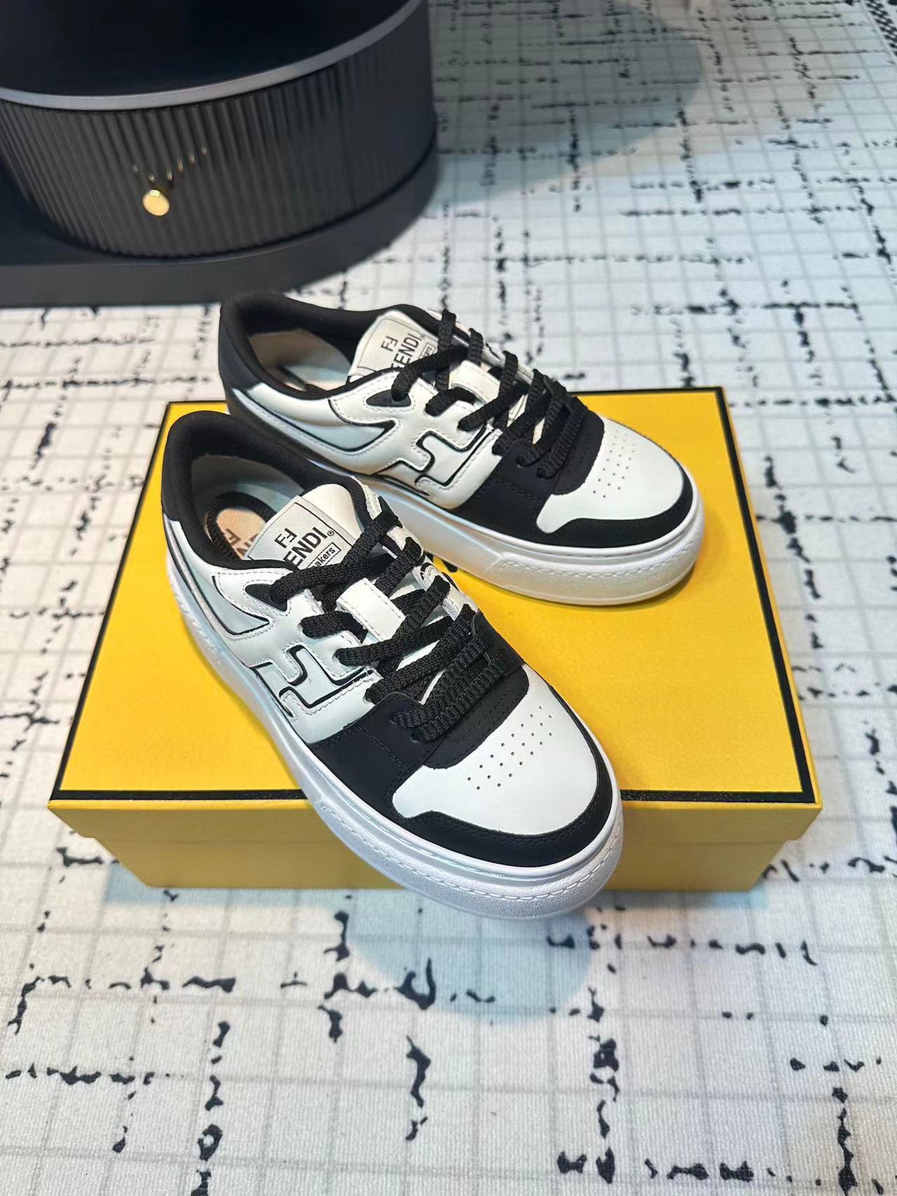 FEND1 高品質カジュアルシューズ【50％割引+送料無料】