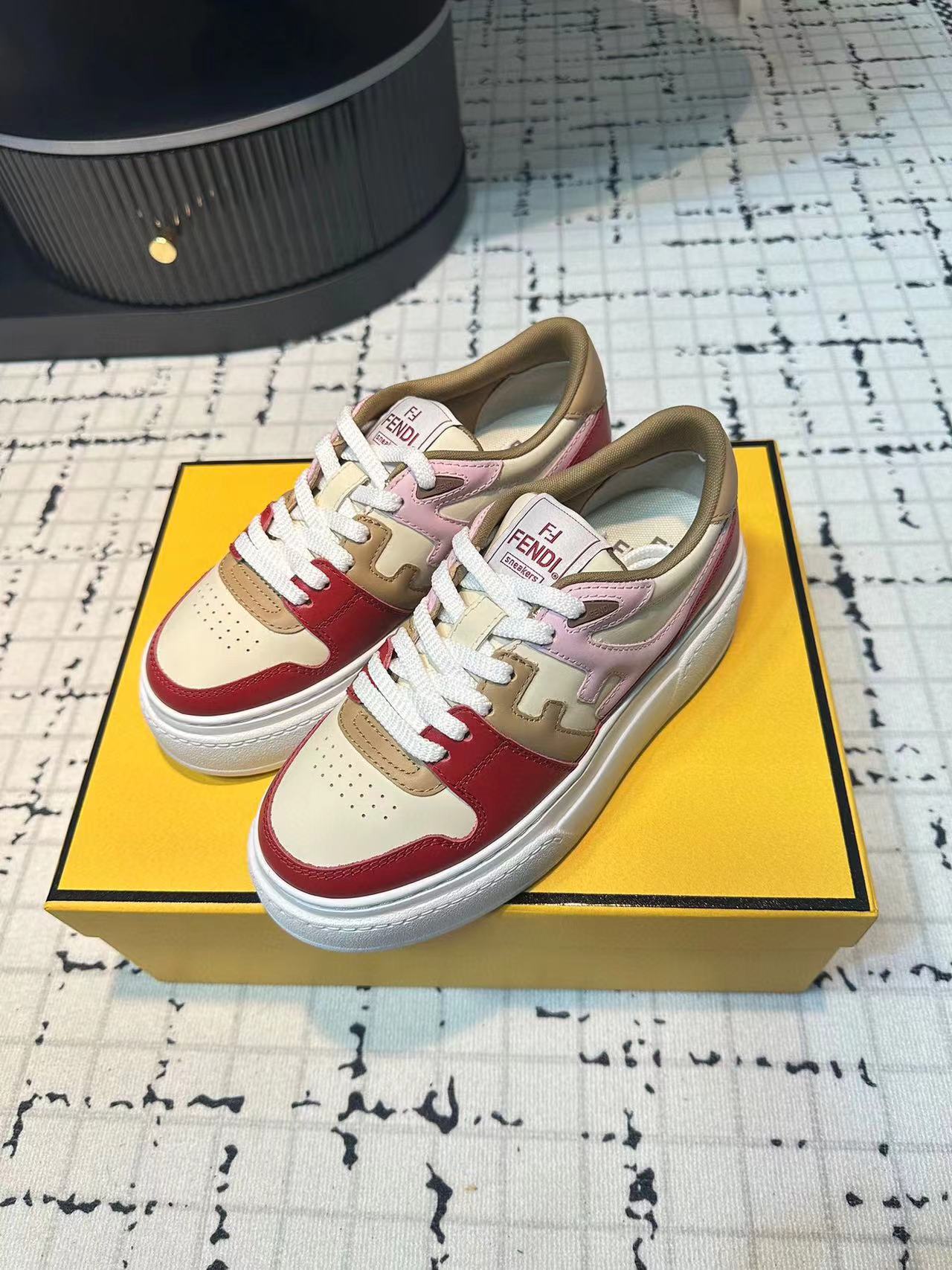 FEND1 高品質カジュアルシューズ【50％割引+送料無料】