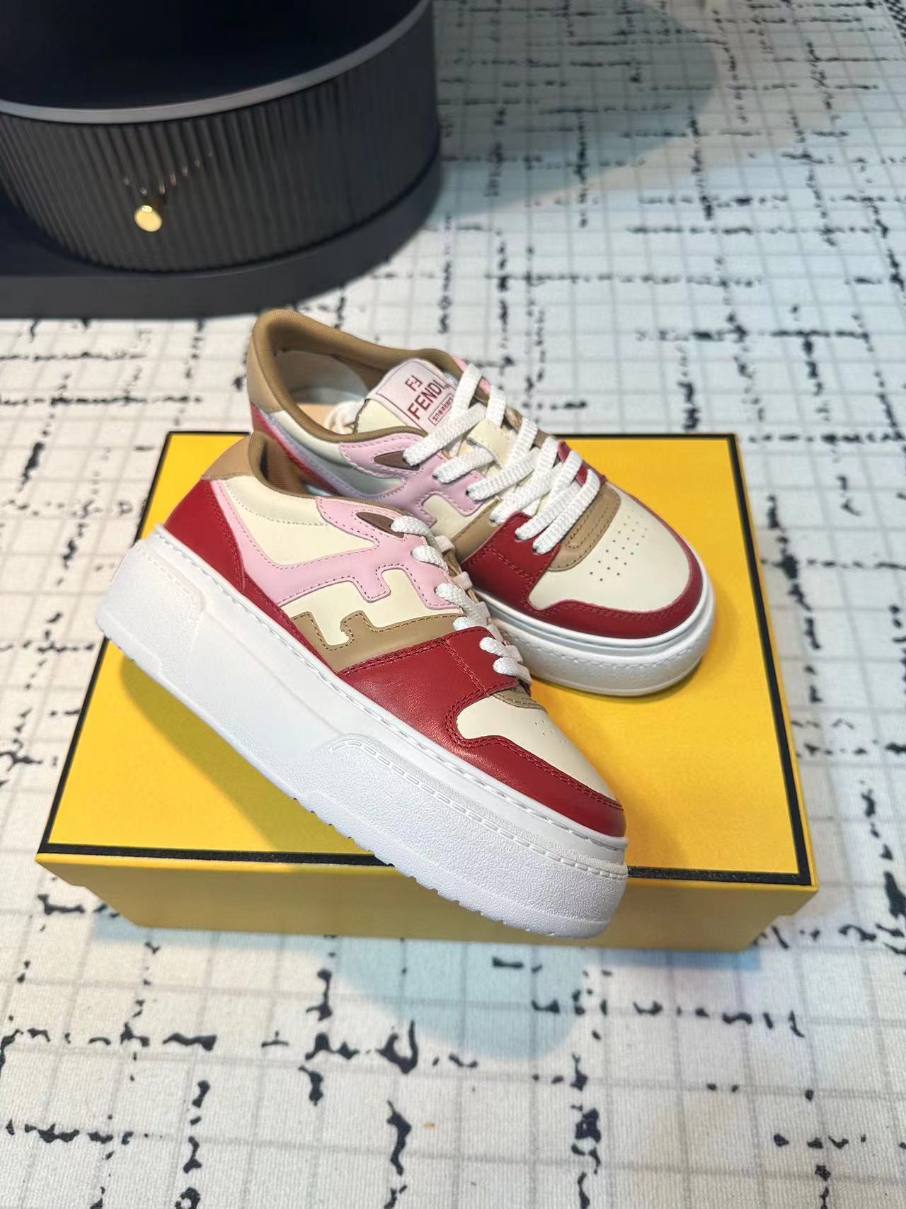 FEND1 高品質カジュアルシューズ【50％割引+送料無料】