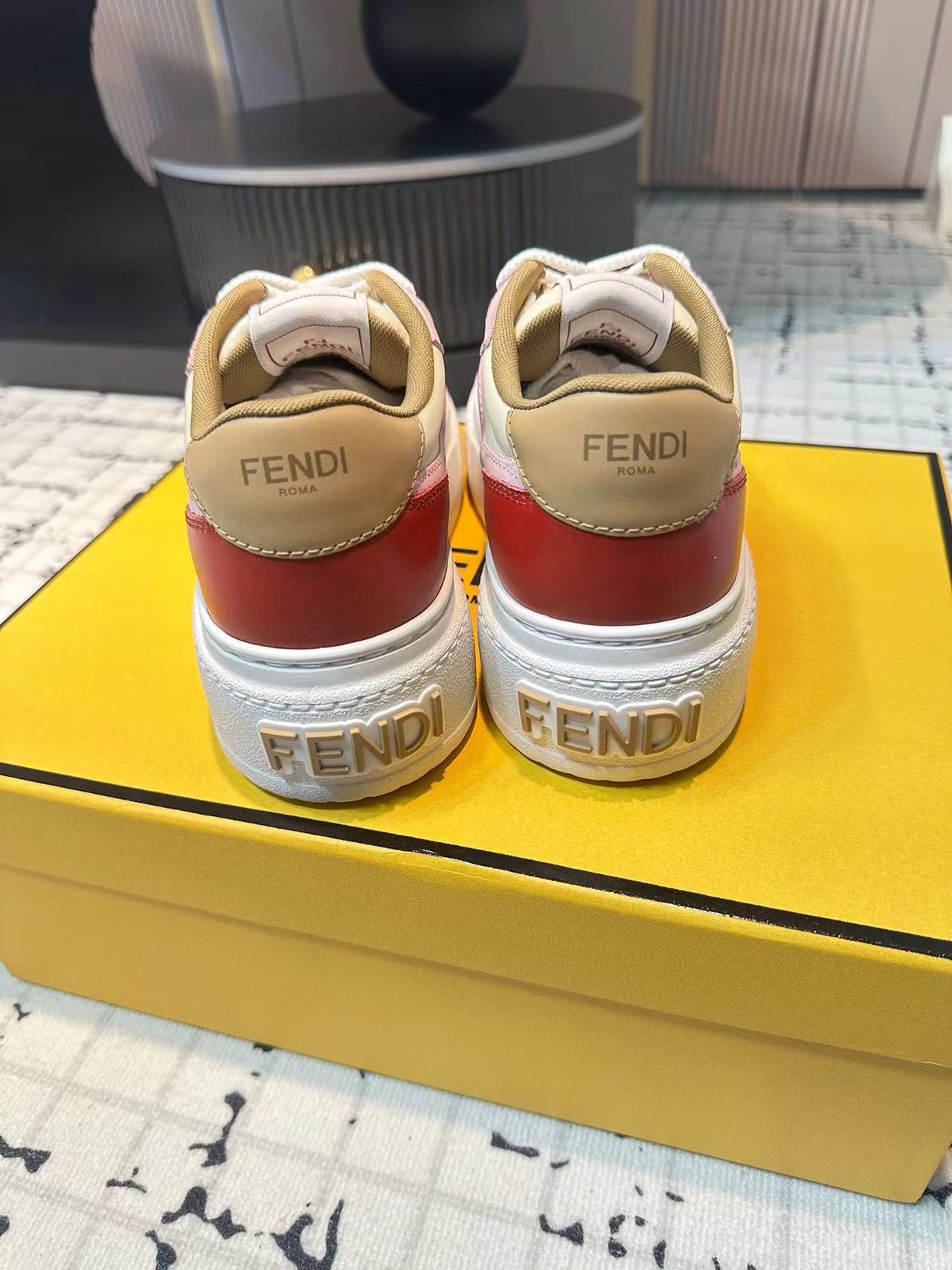 FEND1 高品質カジュアルシューズ【50％割引+送料無料】