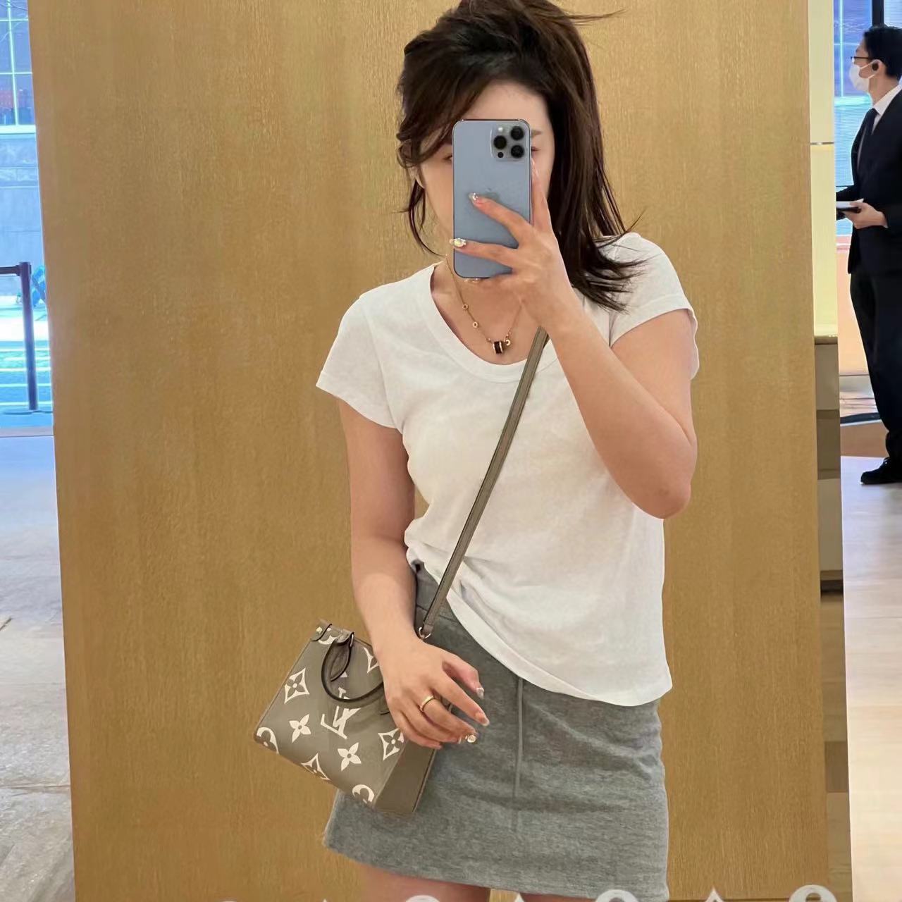 LV Onthego牛革ハンドバッグ【50％割引+送料無料】