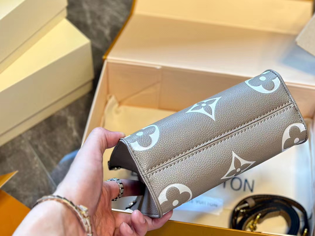 LV Onthego牛革ハンドバッグ【50％割引+送料無料】