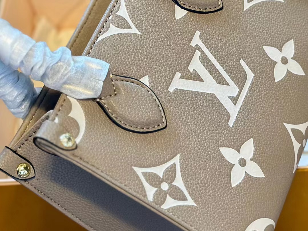 LV Onthego牛革ハンドバッグ【50％割引+送料無料】