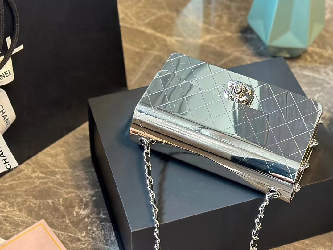 CHANE1 メタルイブニングバッグ【50％割引+送料無料】