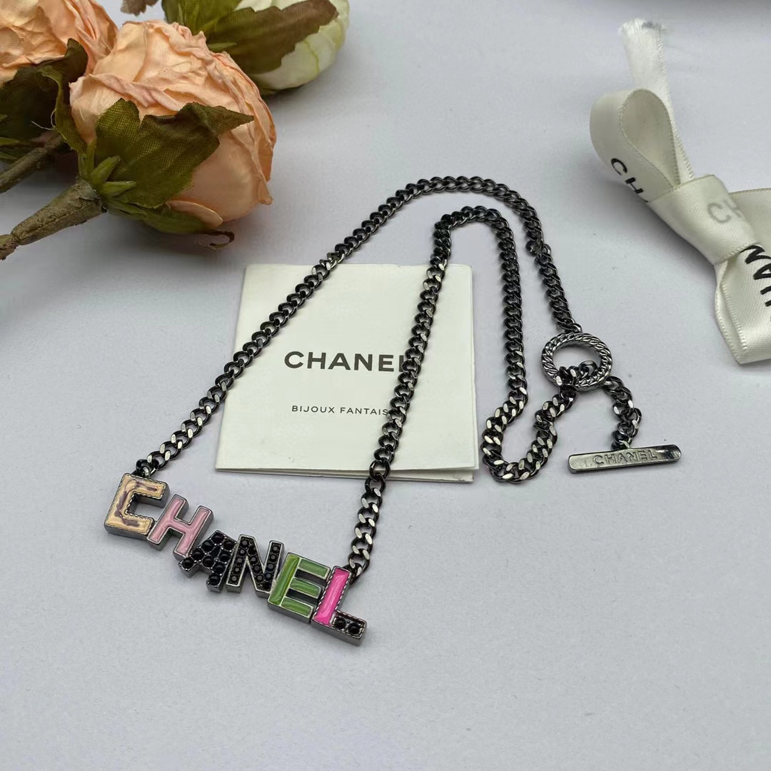 CHANE1 カラフルレターネックレス【50％割引+送料無料】