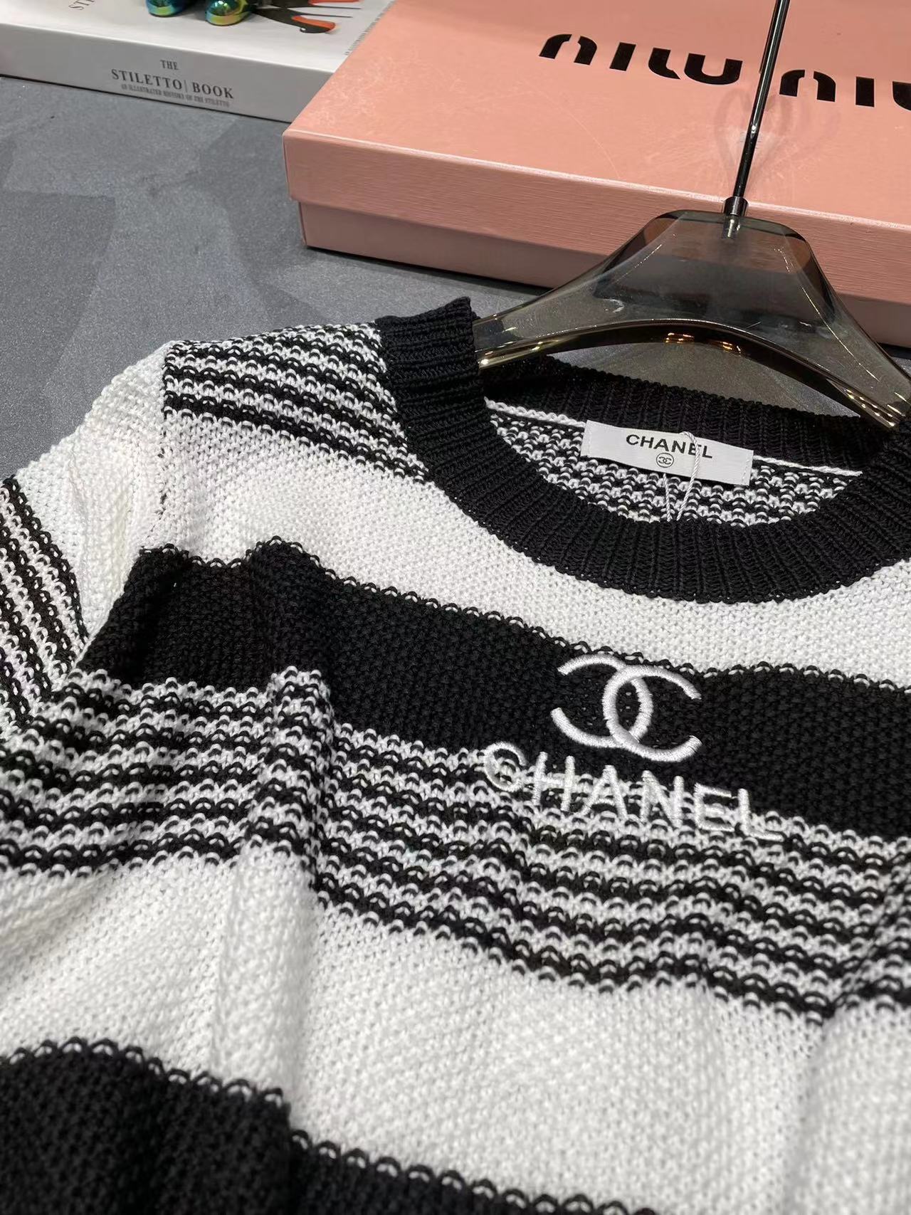 CHANE1 ダブル丈ロゴストライプニットワンピースA【50％割引+送料無料】