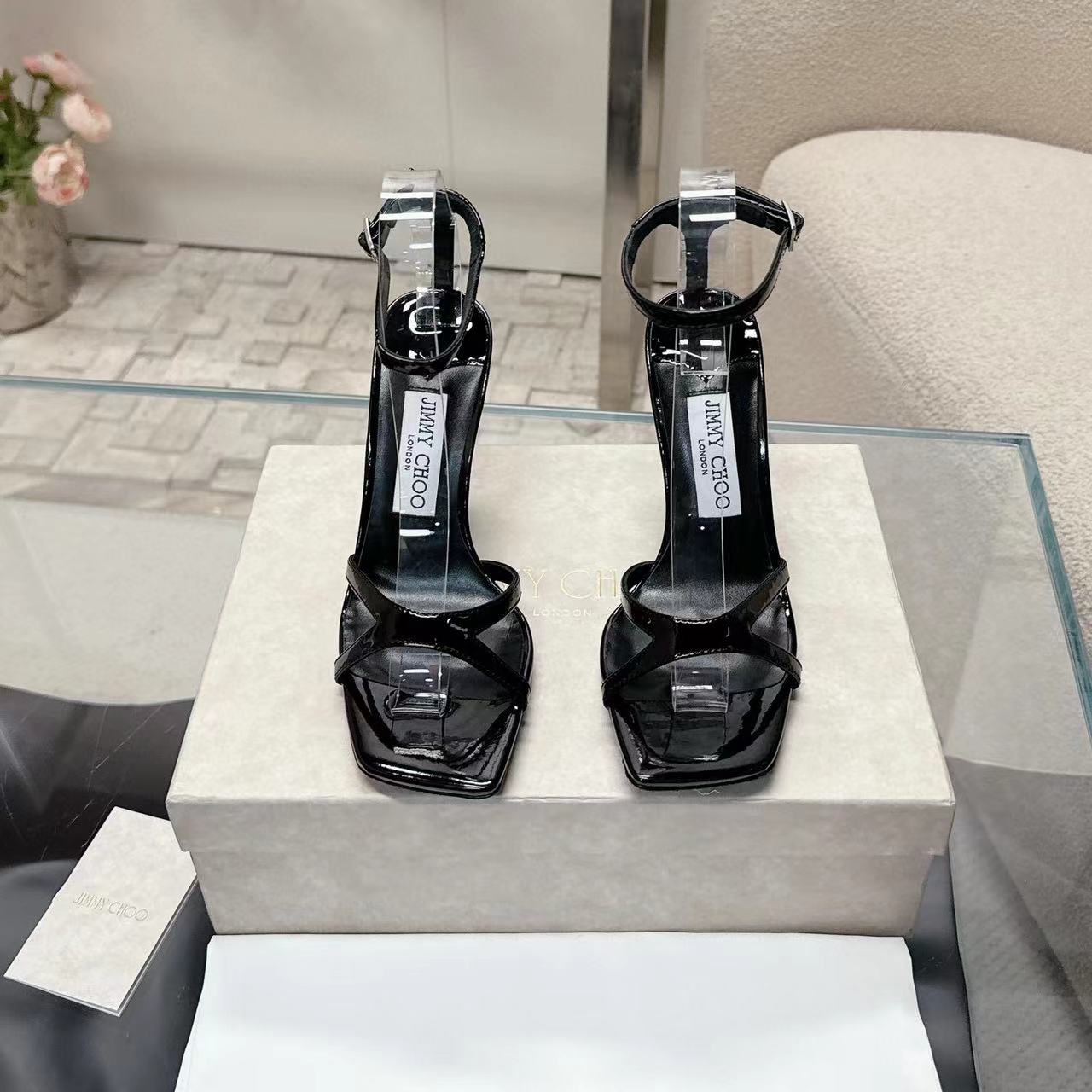 jimmy choo高品質のパテントレザーのハイヒールサンダル【50％割引+送料無料】