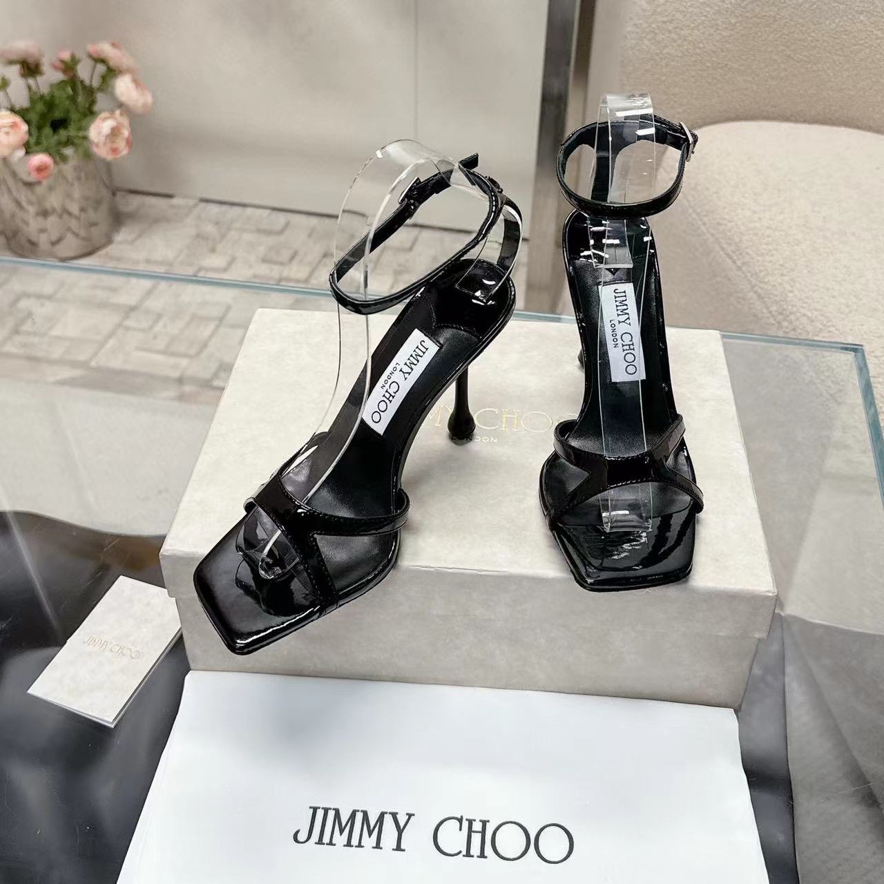 jimmy choo高品質のパテントレザーのハイヒールサンダル【50％割引+送料無料】