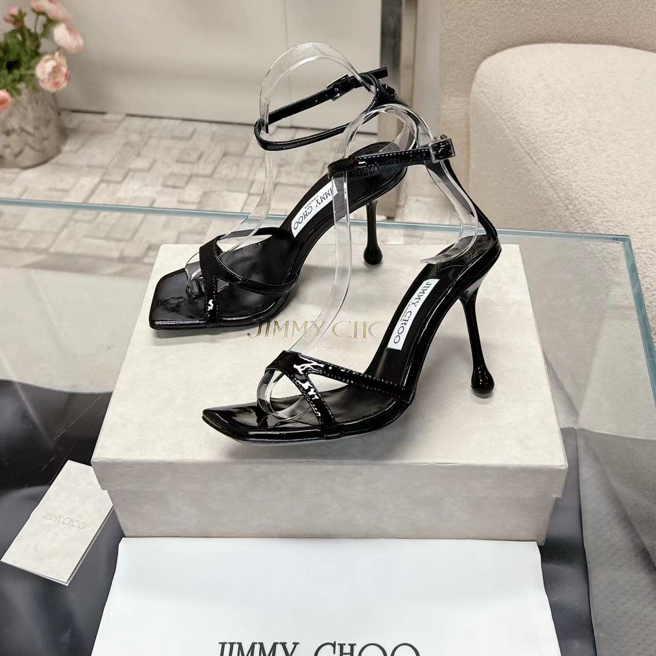 jimmy choo高品質のパテントレザーのハイヒールサンダル【50％割引+送料無料】