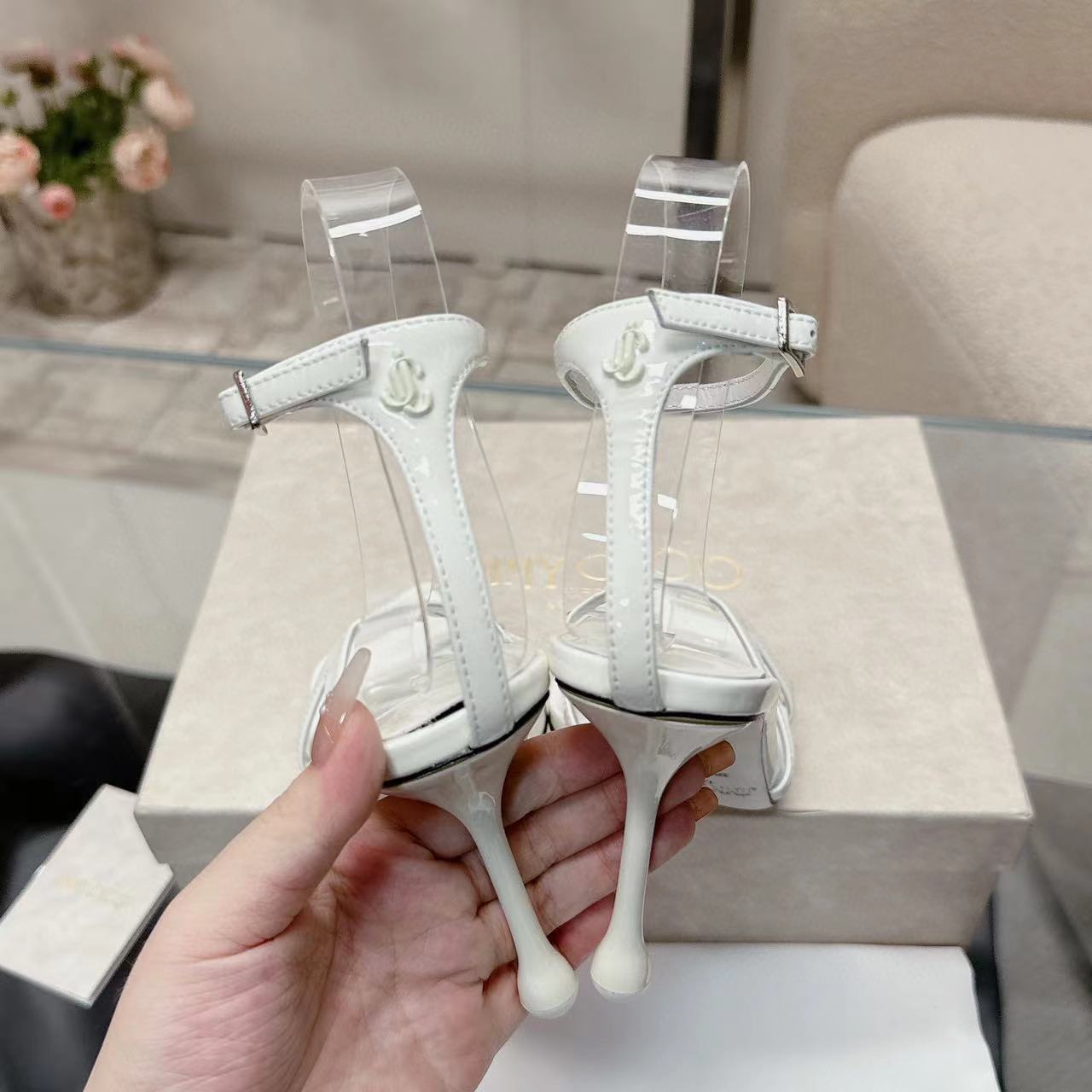 jimmy choo高品質のパテントレザーのハイヒールサンダル【50％割引+送料無料】