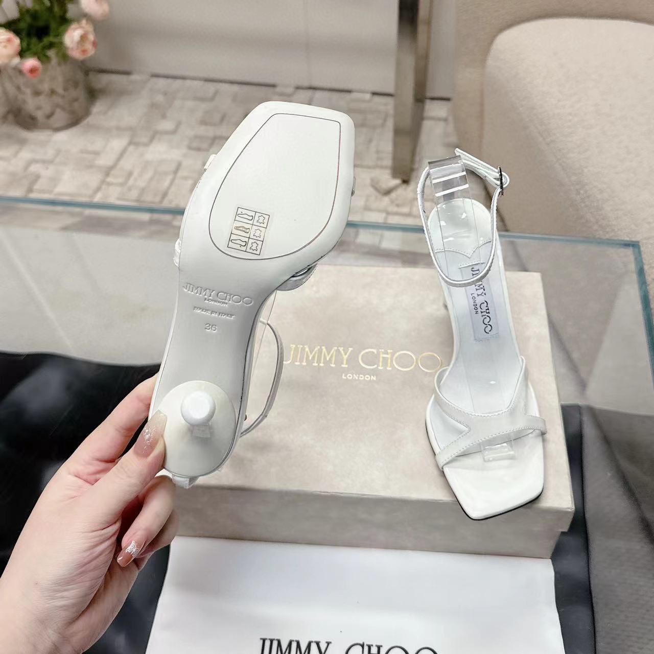 jimmy choo高品質のパテントレザーのハイヒールサンダル【50％割引+送料無料】