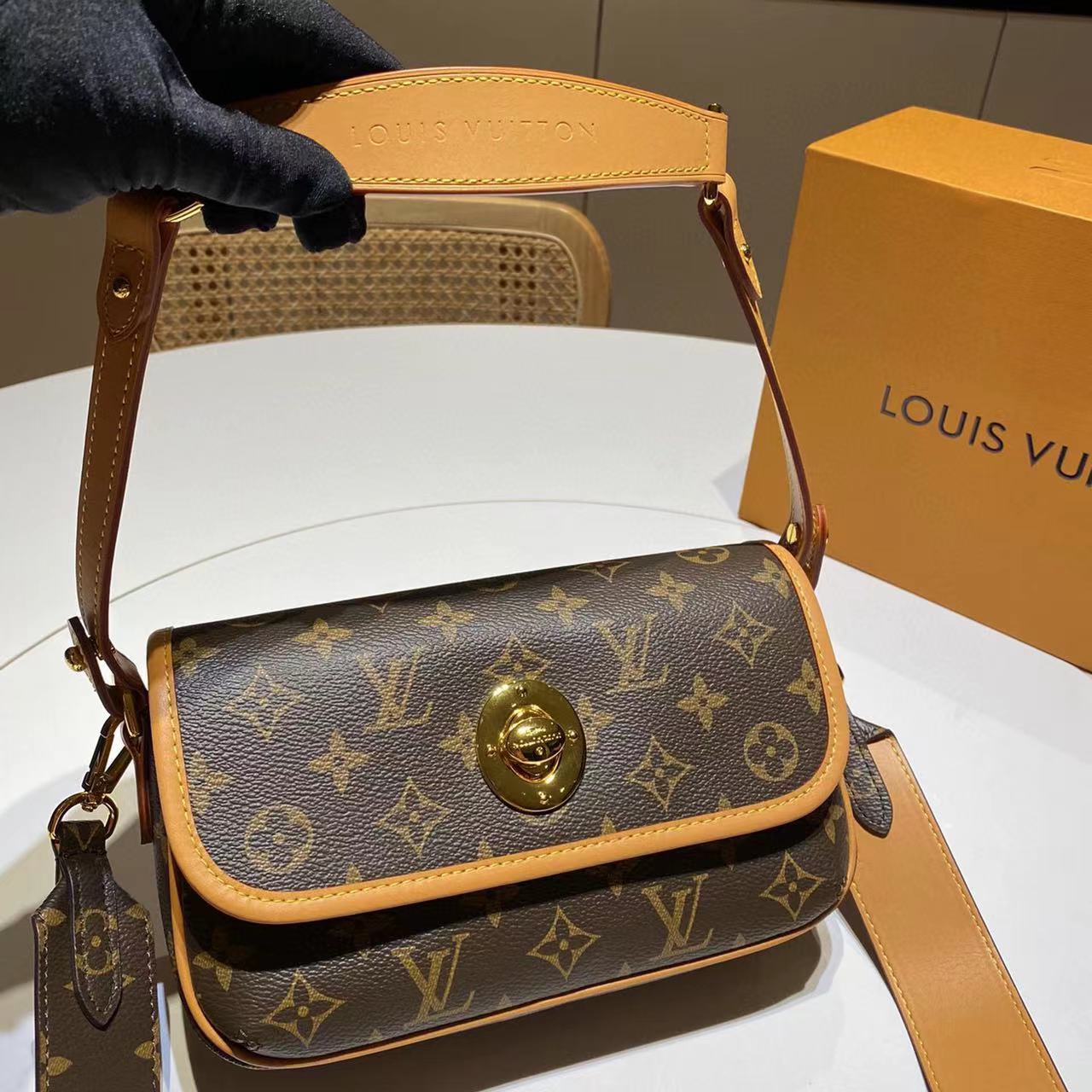 LV高品質老眼ワイドショルダーストラップ脇バッグ【50％割引+送料無料】