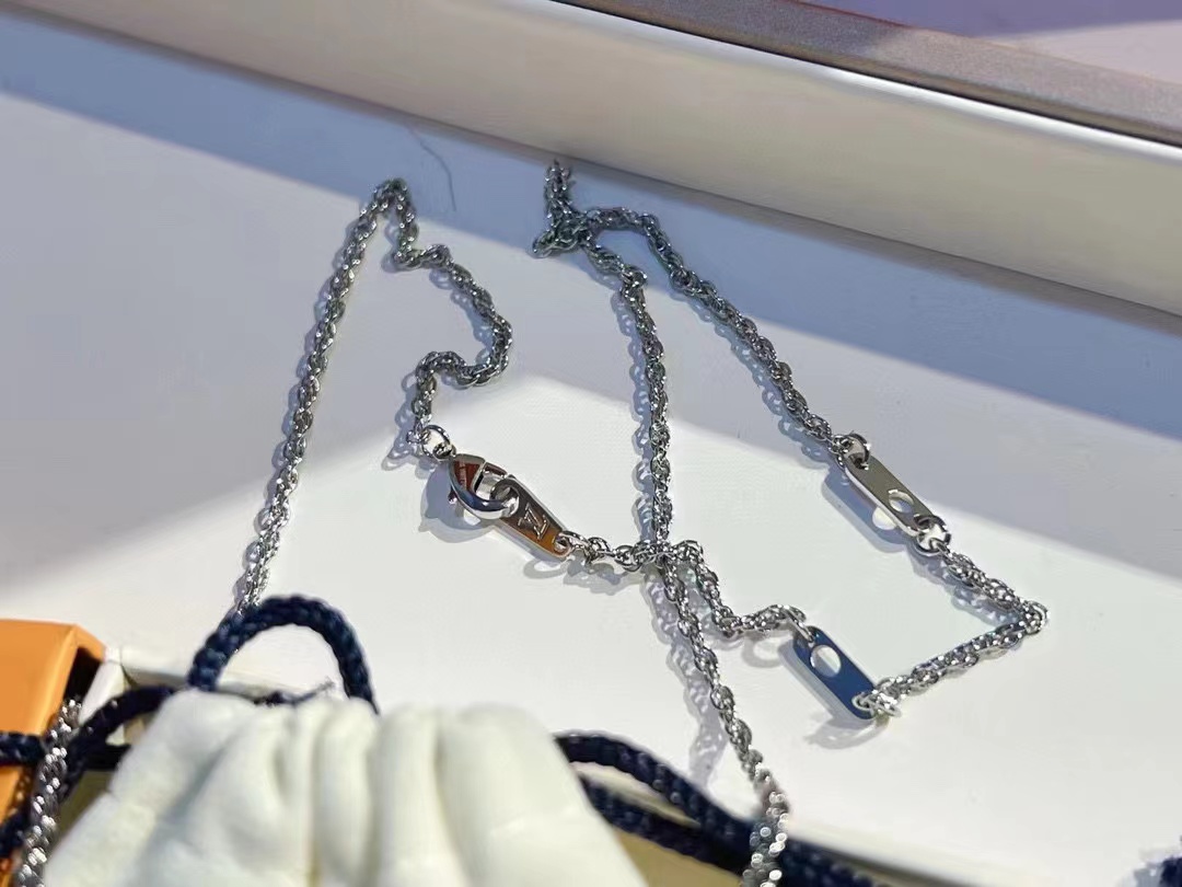 LVマイクロゴ メンズネックレス【50％割引+送料無料】