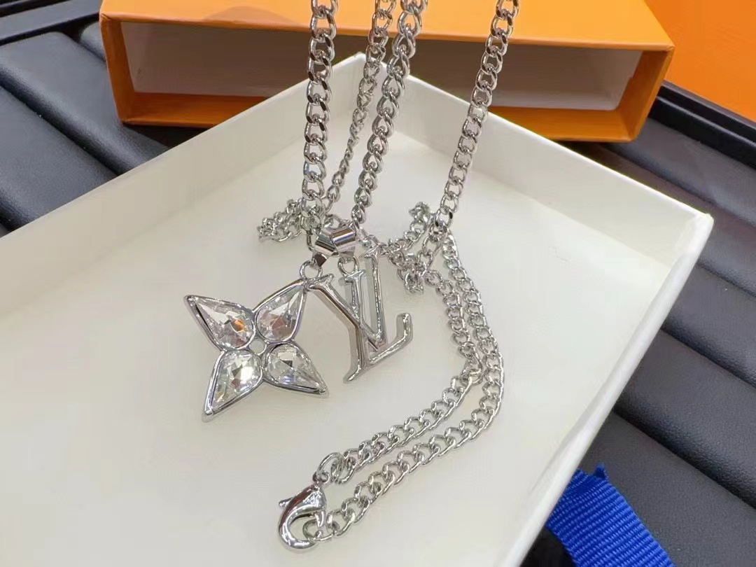 LV四つ葉のクローバー ユニセックスネックレス【50％割引+送料無料】