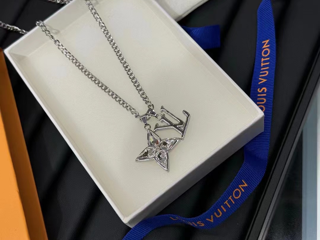 LV四つ葉のクローバー ユニセックスネックレス【50％割引+送料無料】