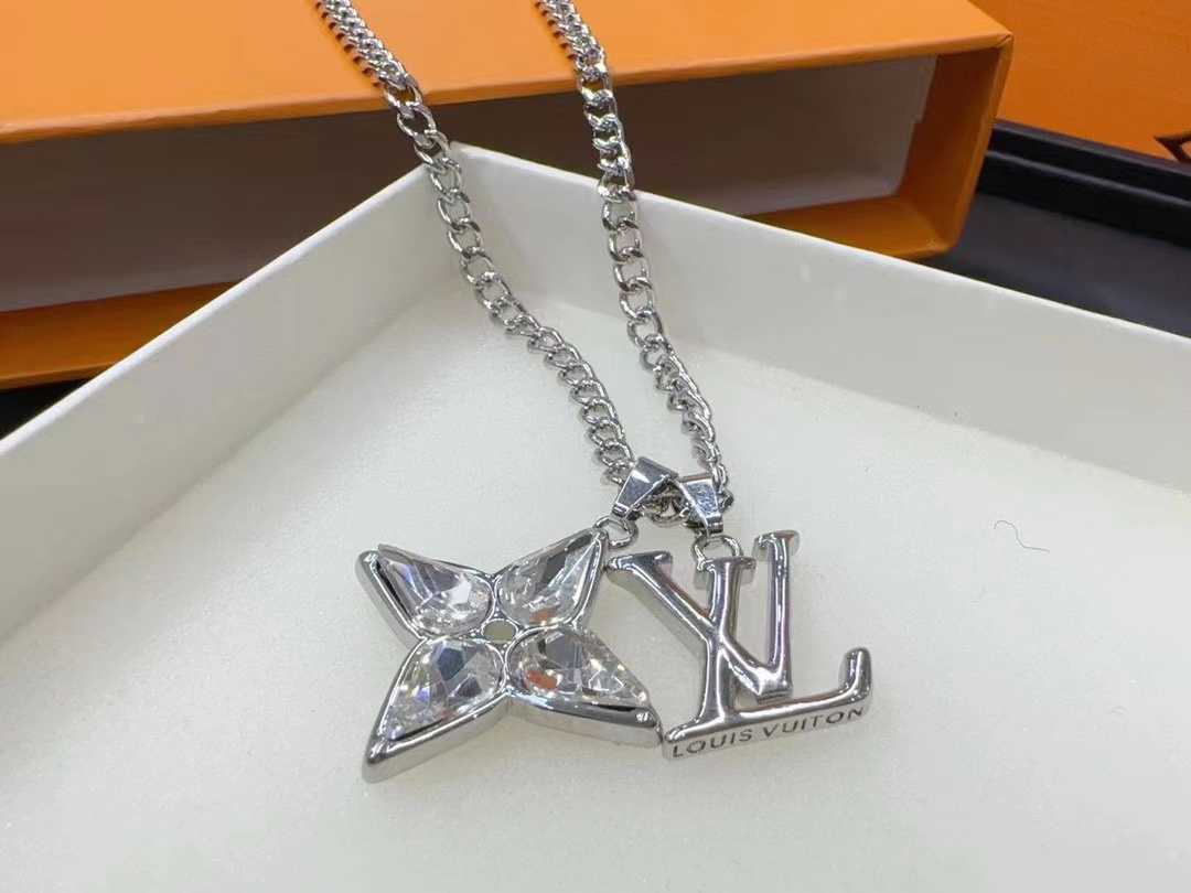 LV四つ葉のクローバー ユニセックスネックレス【50％割引+送料無料】