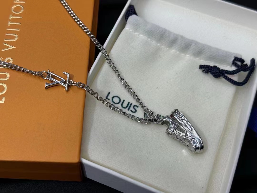 LV 靴型シルバー ユニセックス ネックレス【50％割引+送料無料】