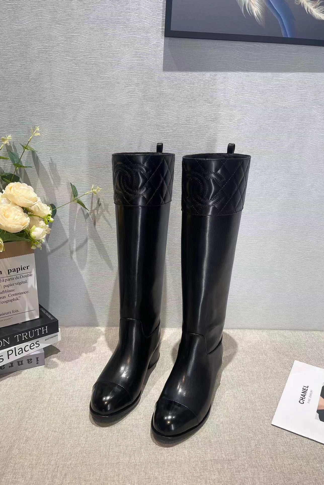 CHANE1 高品質 ダブルC 牛革 ロングブーツ【50％割引+送料無料】