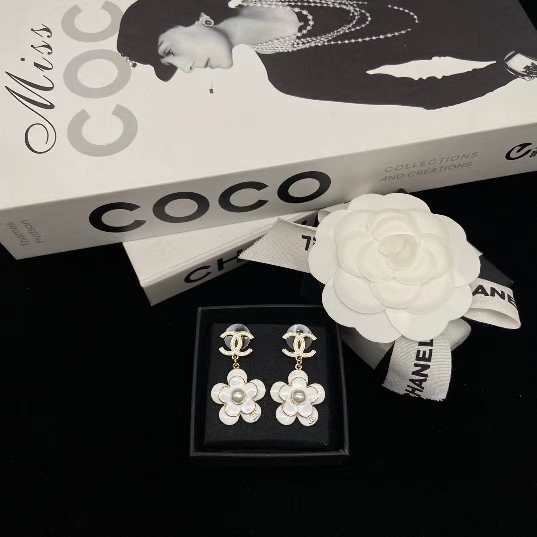 CHANE1 カメリア イヤリング【50％割引+送料無料】