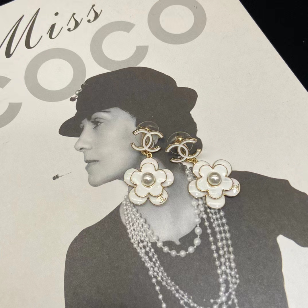 CHANE1 カメリア イヤリング【50％割引+送料無料】