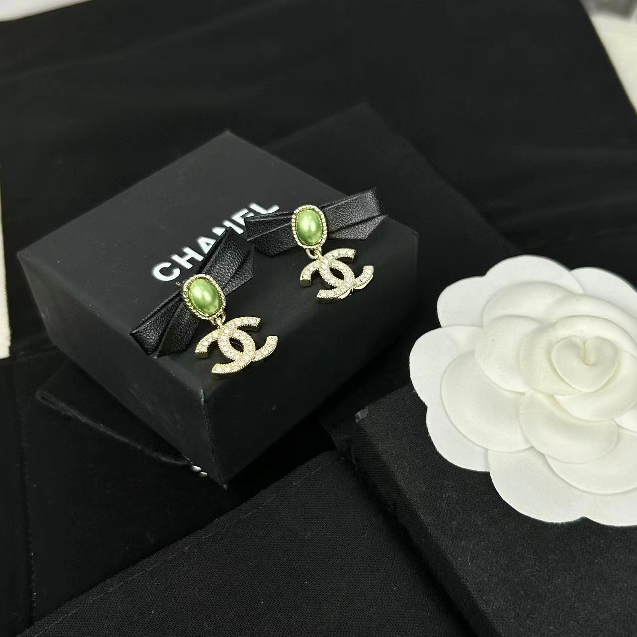 CHANE1 ブラック レザー ボウ ダイヤモンド スタッド イヤリング【50％割引+送料無料】