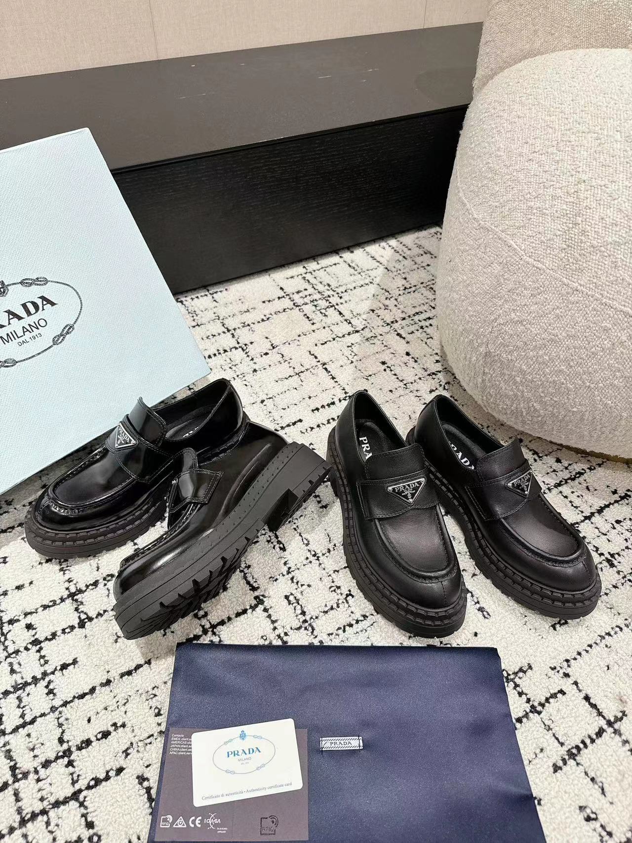 PR4DA高品質トライアングルロゴ プラットフォームローファー【50％割引+送料無料】