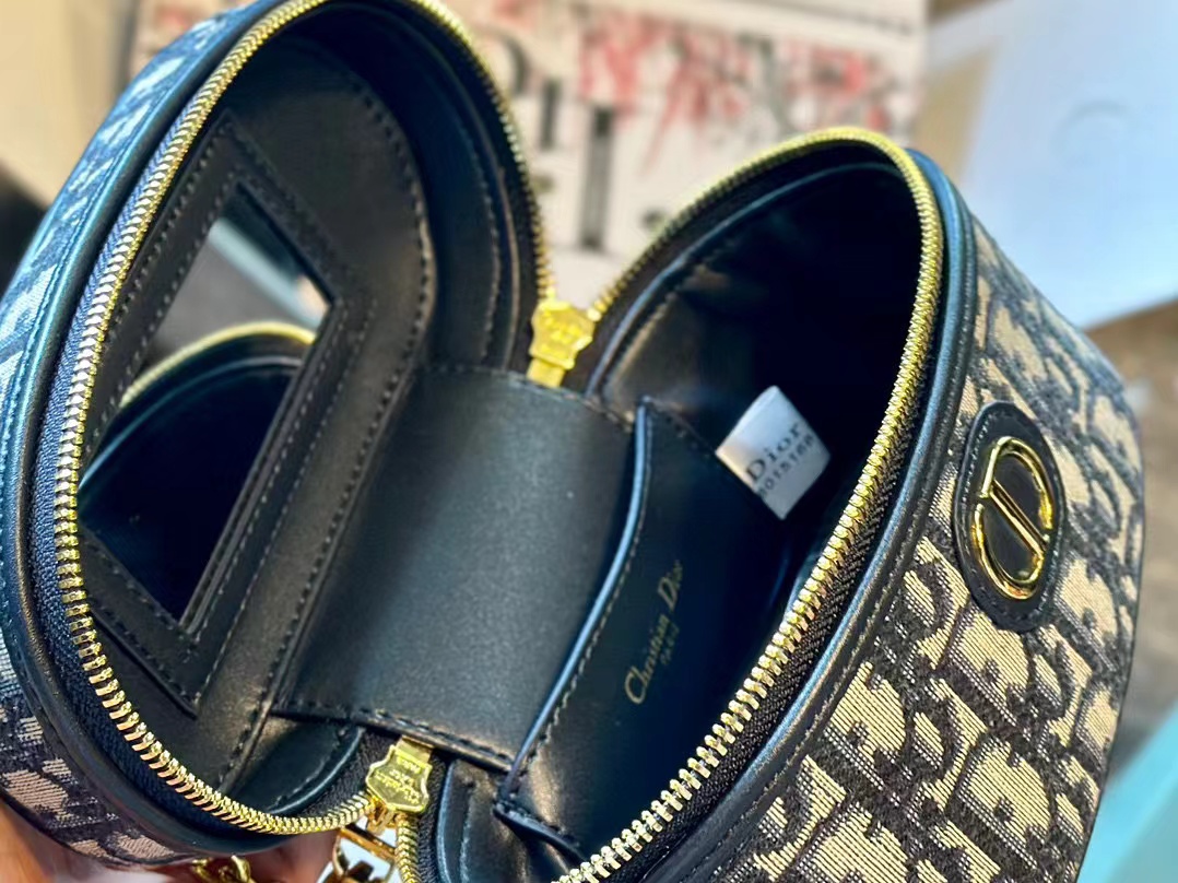 DI0R CD老眼チェーン化粧バッグ【50％割引+送料無料】