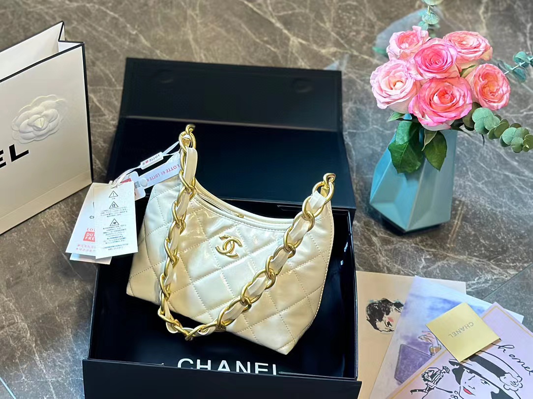 CHANE1 Hoboパテントレザーのアンダーアームバッグ【50％割引+送料無料】