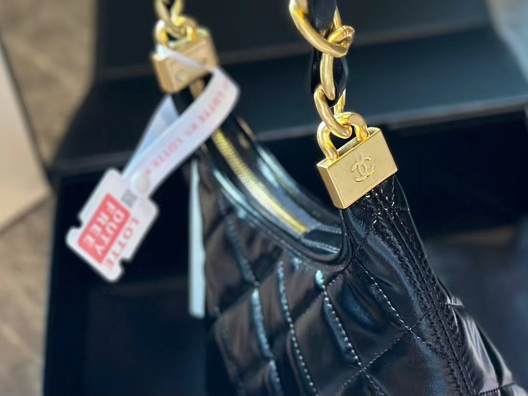 CHANE1 Hoboパテントレザーのアンダーアームバッグ【50％割引+送料無料】