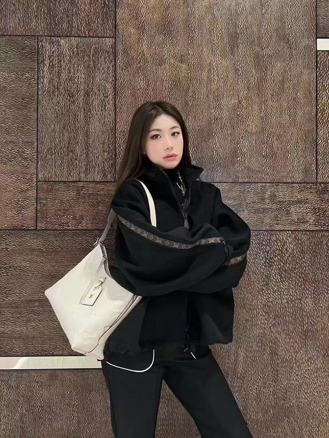 LV CarryAll プリント脇の下バッグ【50％割引+送料無料】