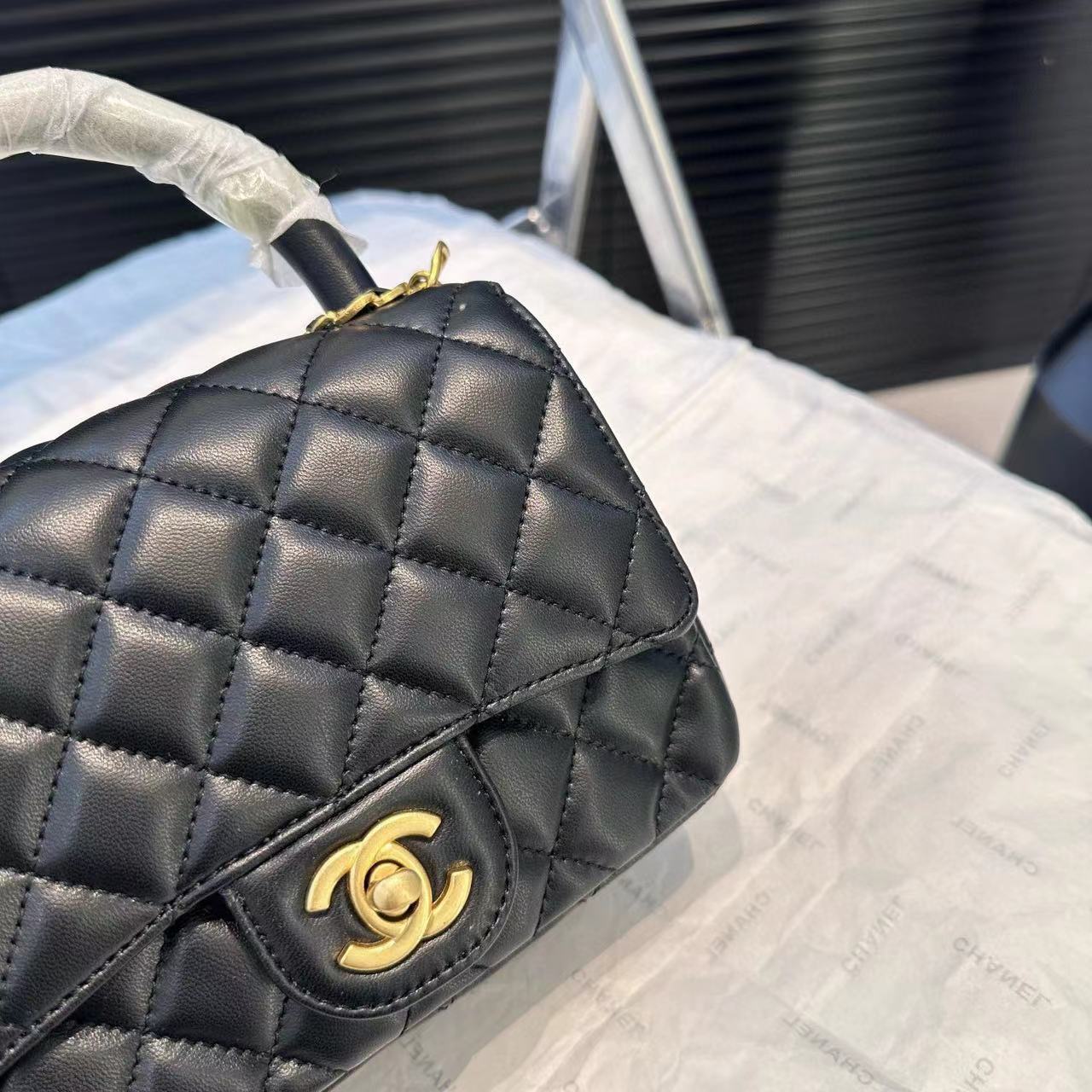 CHANE1 パールカラーダイヤモンドチェーンハンドバッグ【50％割引+送料無料】