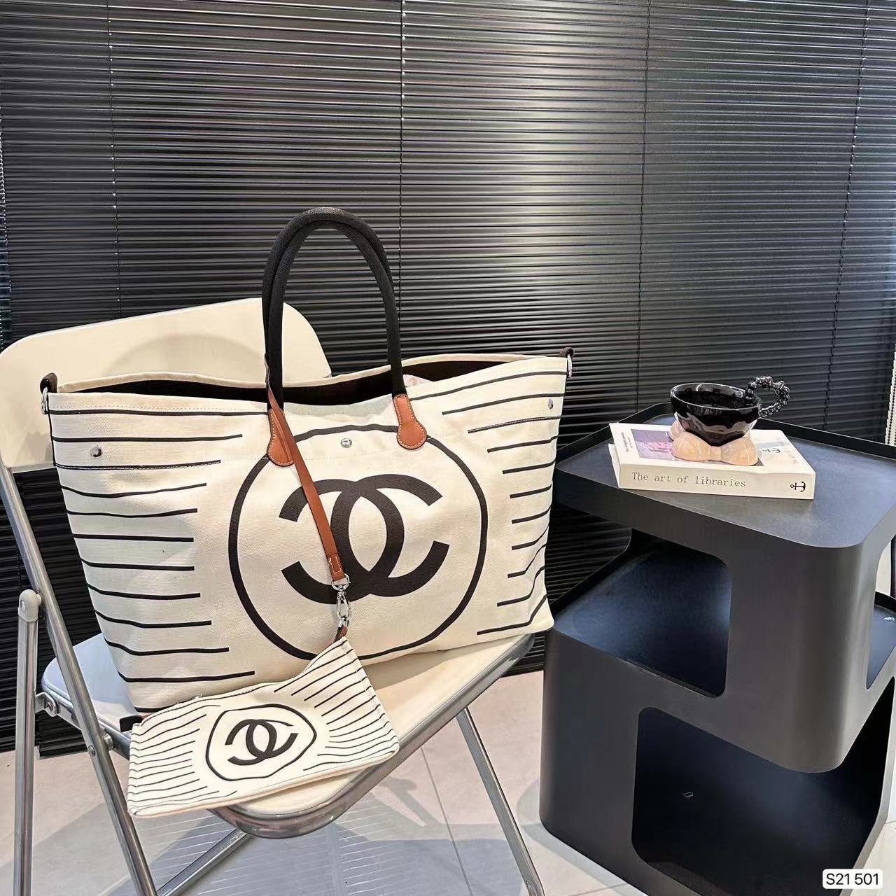 CHANE1 ダブルC ラージロゴトートバッグ【50％割引+送料無料】