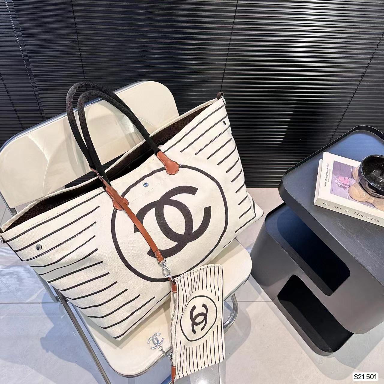 CHANE1 ダブルC ラージロゴトートバッグ【50％割引+送料無料】