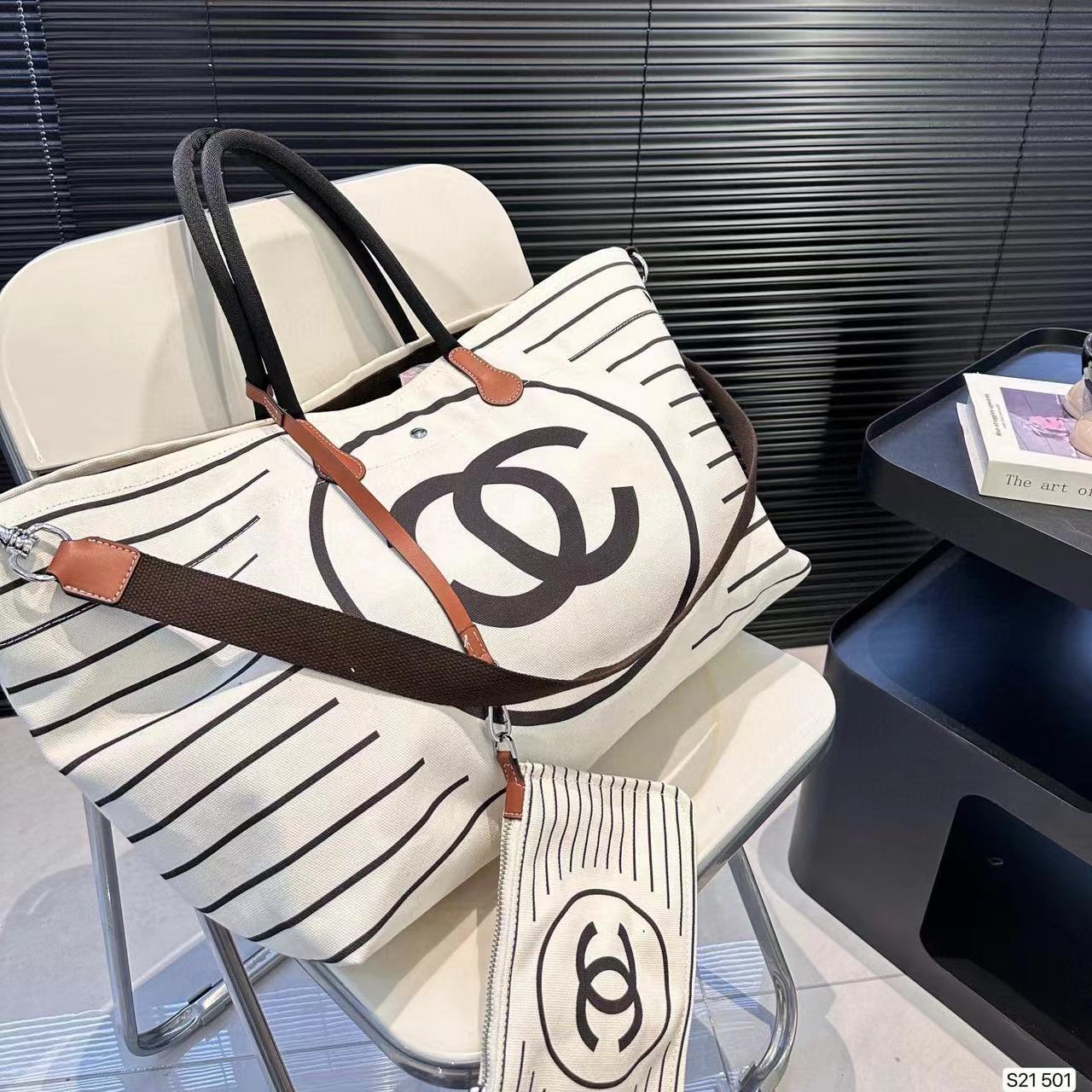 CHANE1 ダブルC ラージロゴトートバッグ【50％割引+送料無料】