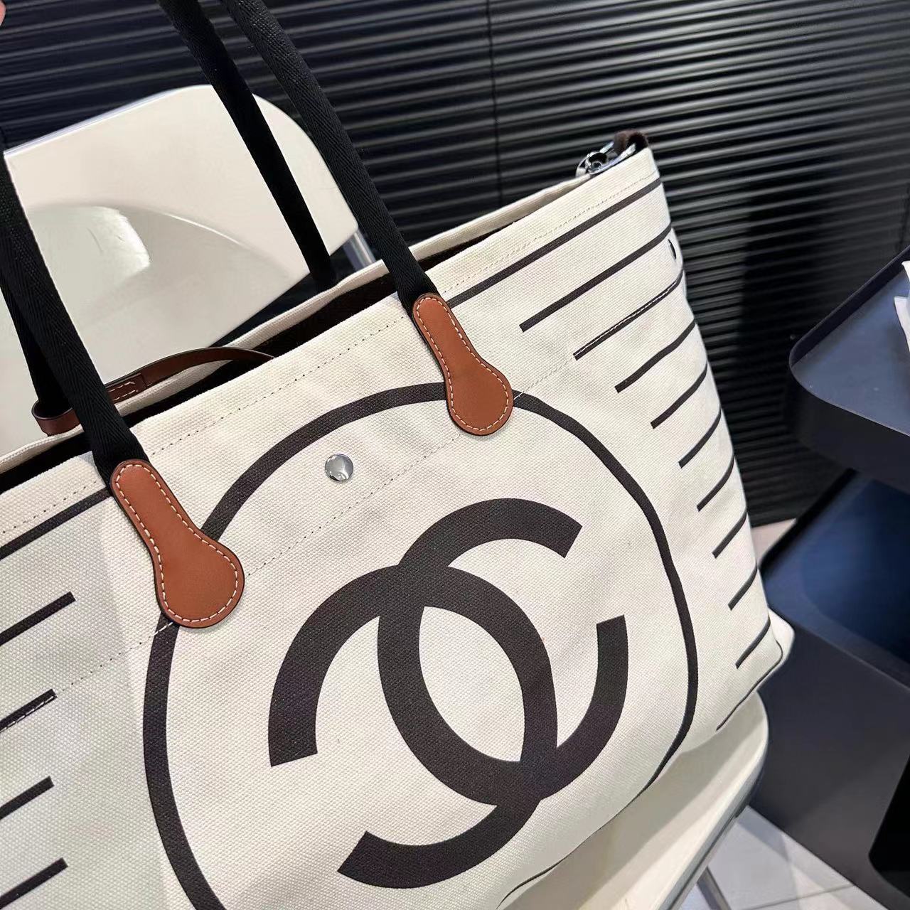 CHANE1 ダブルC ラージロゴトートバッグ【50％割引+送料無料】