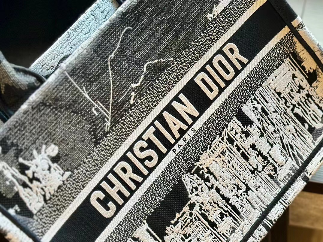 DI0R 刺繍トートバッグ【50％割引+送料無料】