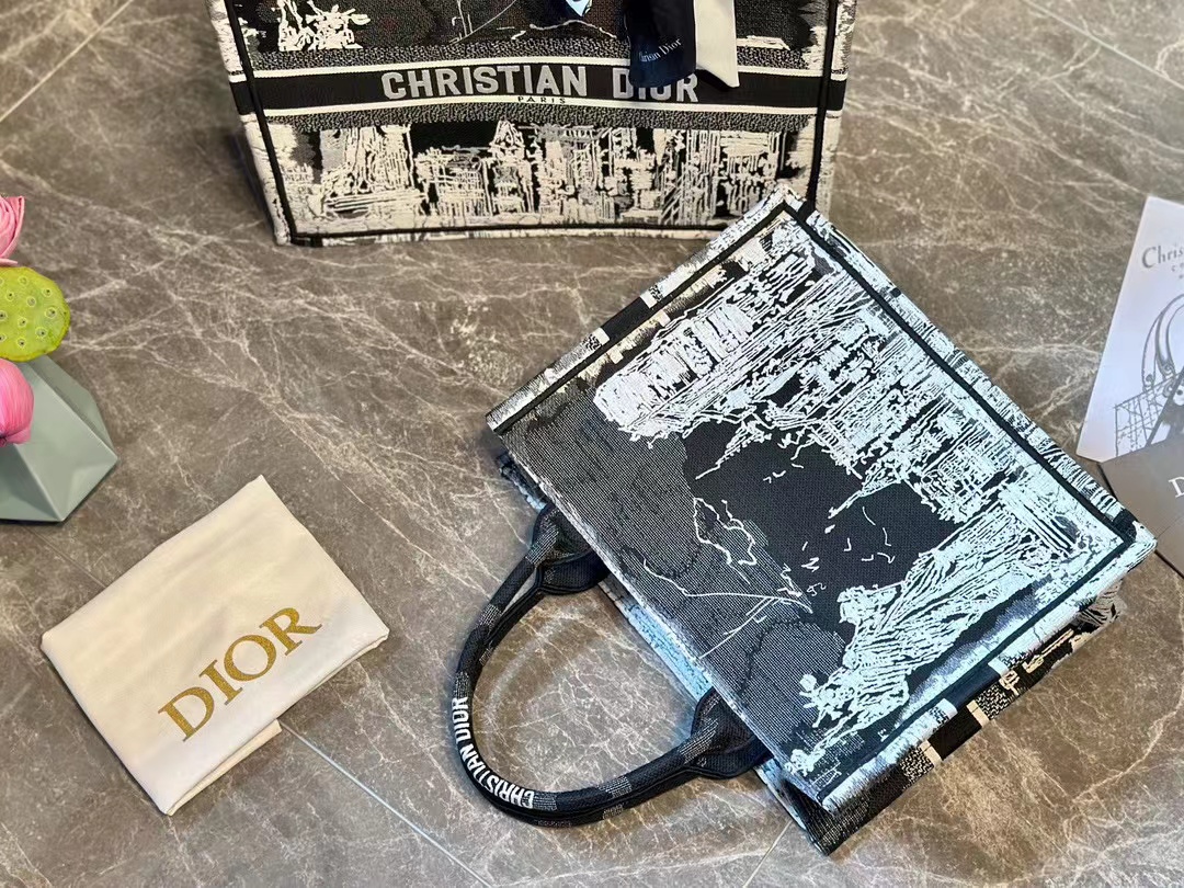 DI0R 刺繍トートバッグ【50％割引+送料無料】