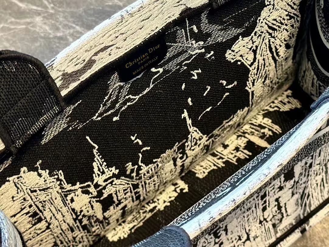 DI0R 刺繍トートバッグ【50％割引+送料無料】