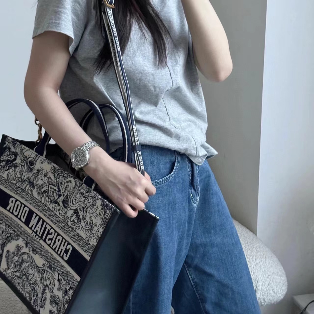 DI0R ブルー刺繍トートバッグ【50％割引+送料無料】