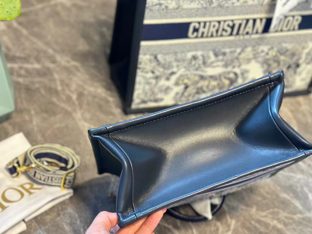 DI0R ブルー刺繍トートバッグ【50％割引+送料無料】