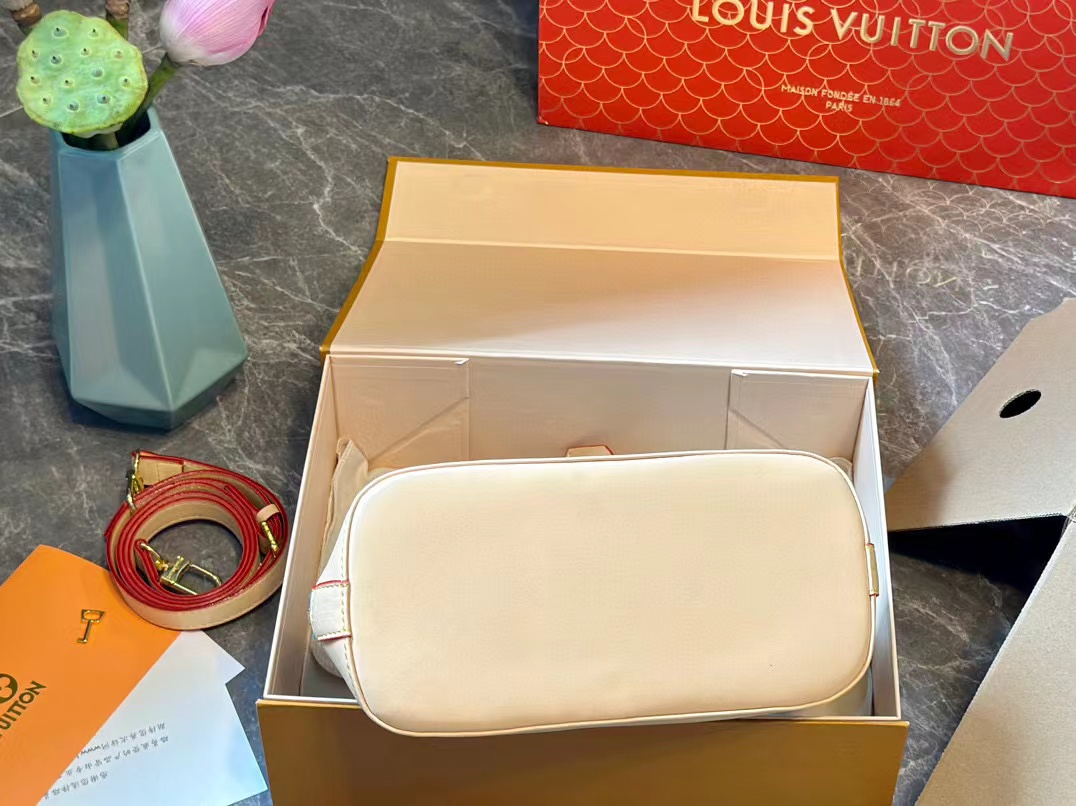 LV老眼用デニムシェルバッグ【50％割引+送料無料】