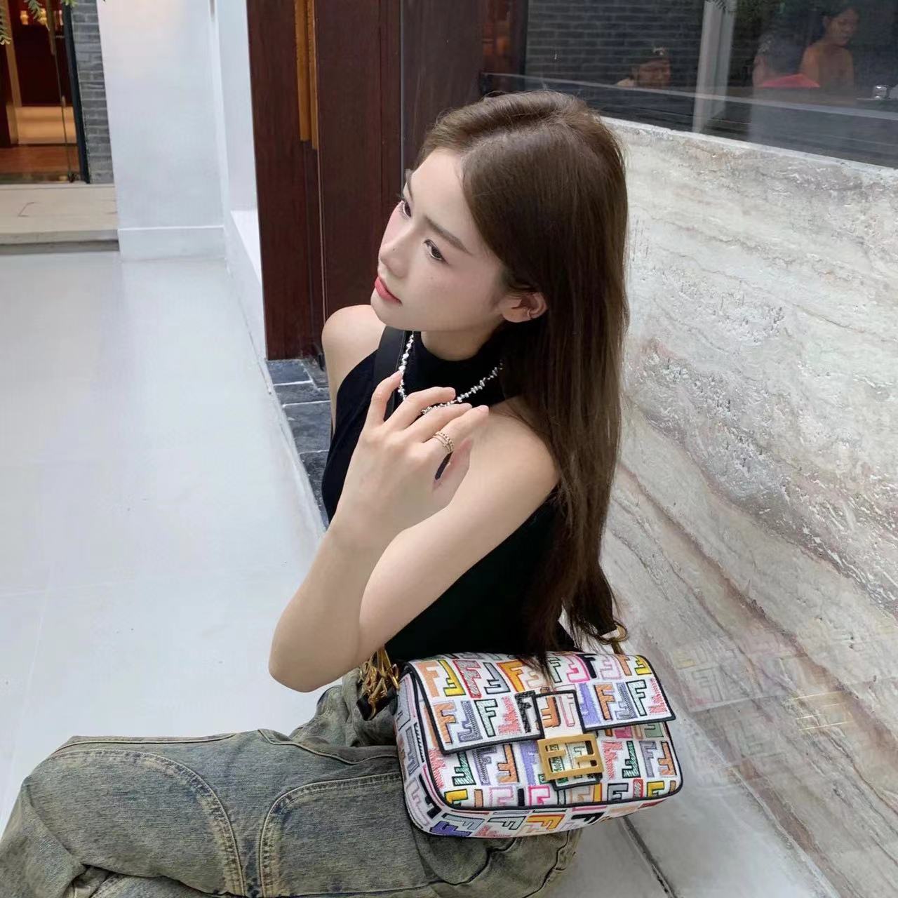 FEND1 刺繍バゲットバッグ【50％割引+送料無料】