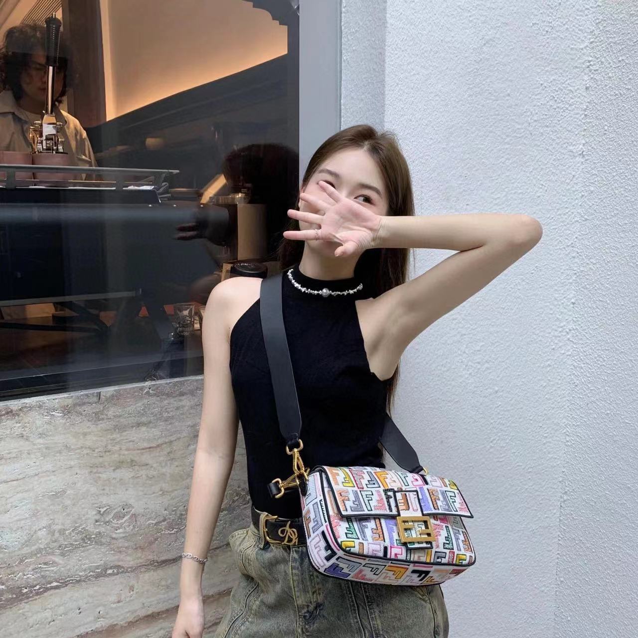 FEND1 刺繍バゲットバッグ【50％割引+送料無料】